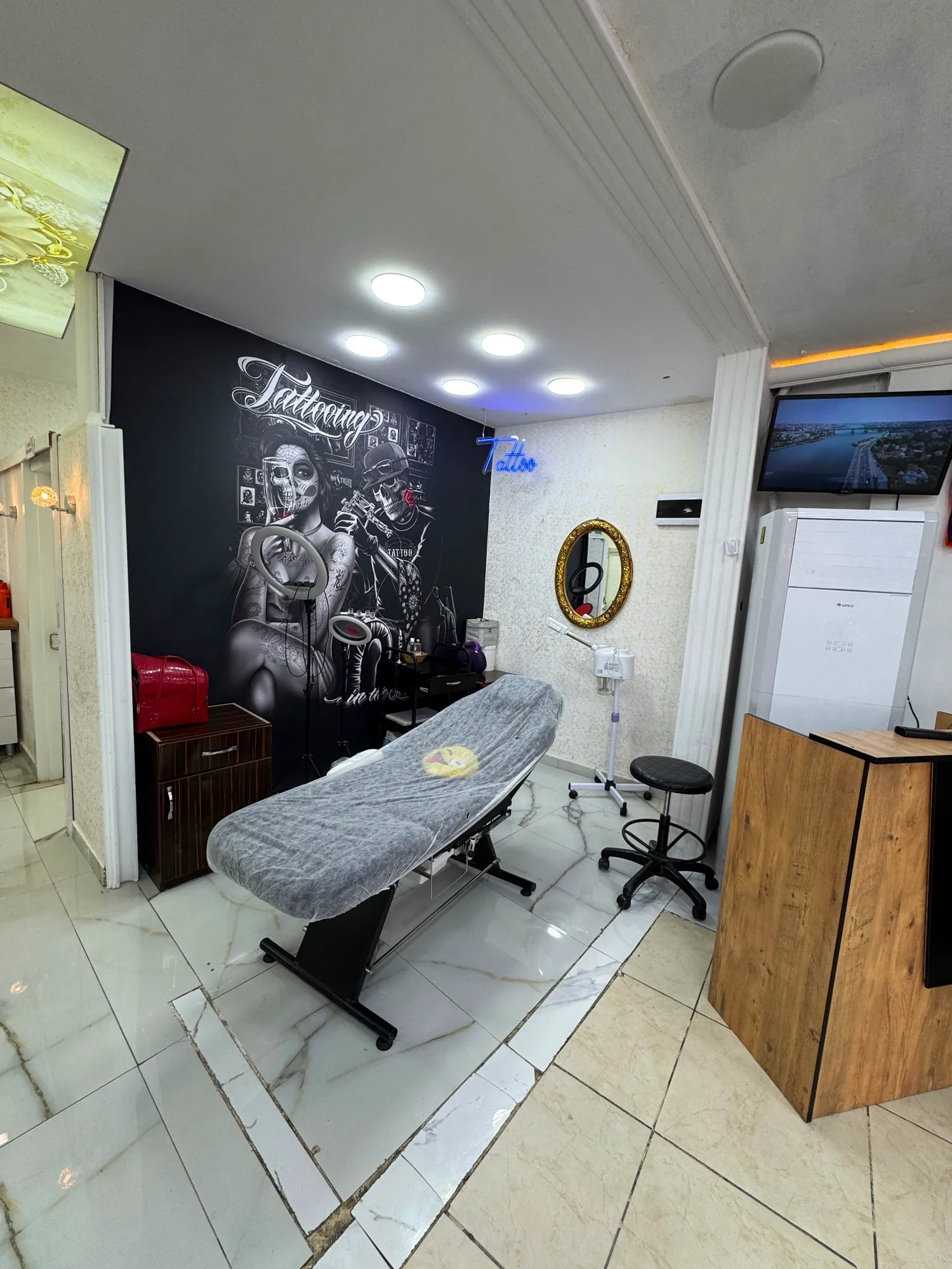 Separates Tattoo-Studio mit eigener Tür — Kundu, Antalya